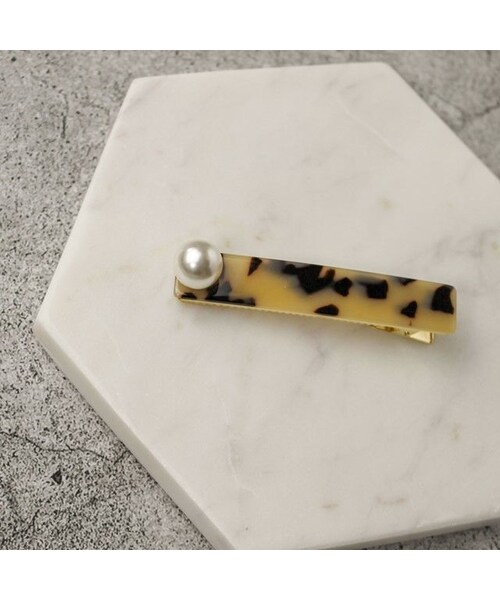 no brand（ノーブランド）の「真珠べっ甲柄ヘアピン（ブローチ/コサージュ・レディース・その他）」の7枚目の写真