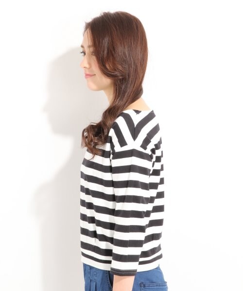 LOWRYS FARM（ローリーズファーム）の「２０／アソートボーダーボート8分袖（トップス・レディース・ブラック×均等ピッチ/ブラック×マリンピッチ/ブラック×変形ピッチ/レッド×均等ピッチ/レッド×マリンピッチ/レッド×変形ピッチ・Ｍ/Ｌ）」の8枚目の写真