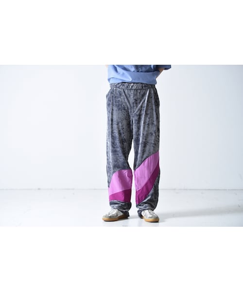 Edwina Horl（エドウィナホール）の「Edwina Horl クラッシュベロアラインジャージーパンツ（その他パンツ・レディース・ブルー/グレー・M）」の2枚目の写真