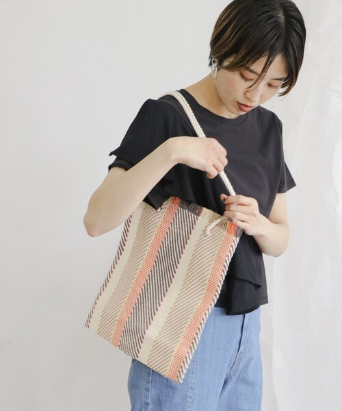 KBF(ケイビーエフ)の「【TGC着用アイテム】 マルチストライプトート(バッグ・レディース・WHT×BLK/ORG×BRN・one)」の5枚目の写真