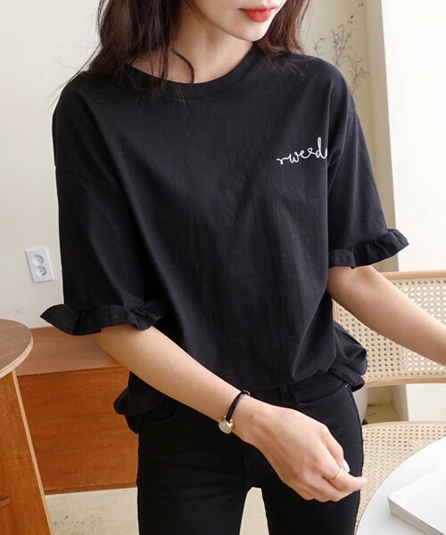 DHOLIC（ディーホリック）の「レタリング刺繍フリルスリーブTシャツ（Tシャツ/カットソー・レディース・ホワイト/ブラック/ブルー/イエロー・FREE）」の2枚目の写真