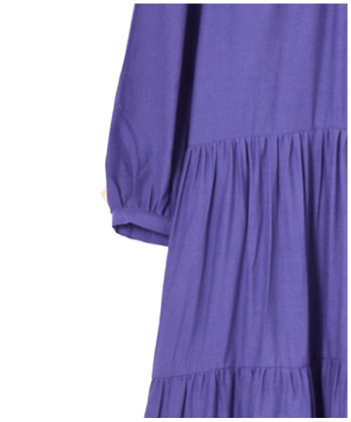 w closet（ダブルクローゼット）の「しぼり加工サテンパフスリーブティアードワンピース（ワンピース/ドレス・レディース・モカ/ブルー/Dカーキ・FREE）」の9枚目の写真