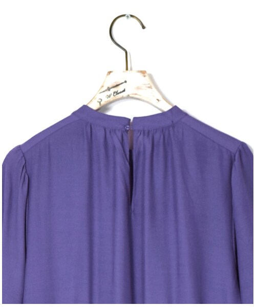 w closet（ダブルクローゼット）の「しぼり加工サテンパフスリーブティアードワンピース（ワンピース/ドレス・レディース・モカ/ブルー/Dカーキ・FREE）」の8枚目の写真