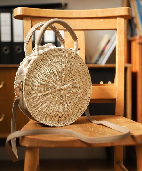 mysty woman（ミスティウーマン）の「【先行予約】ラウンドザツザイバッグ（バッグ・レディース・ブラック/ベージュ・F）」の2枚目の写真