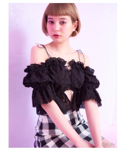 lilLilly(リルリリー)の「コットンレーストップ(トップス・レディース・WHITE/RED/BLACK・FREE)」の2枚目の写真