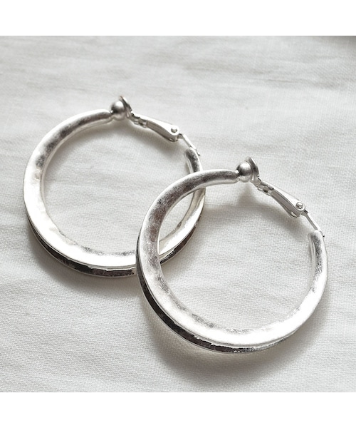no brand（ノーブランド）の「Silver Hoop Earrings（イヤリング・レディース・その他）」の4枚目の写真