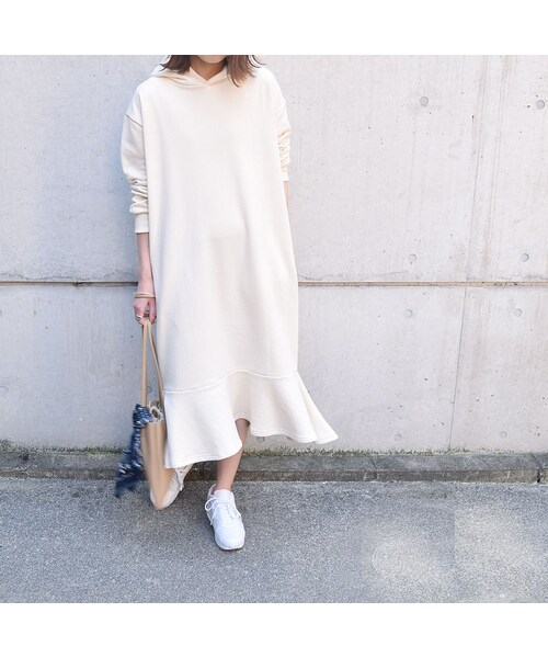 no brand（ノーブランド）の「[ RE-ARRIVAL ]フーディフリルスウェットロングOP（ワンピース・レディース・その他）」の10枚目の写真