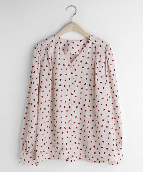 DHOLIC（ディーホリック）の「Vネックハートパターンブラウス（シャツ/ブラウス・レディース・ベージュ/ブラック/その他・FREE）」の3枚目の写真
