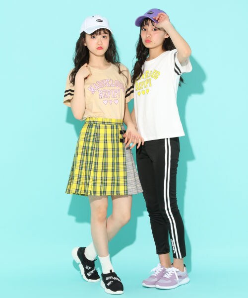 repipi armario（レピピ アルマリオ）の「サイドラインカットレギンス3（パンツ・ブラック(ライン)/ブラック(ロゴ)/レッド(ロゴ)）」の5枚目の写真