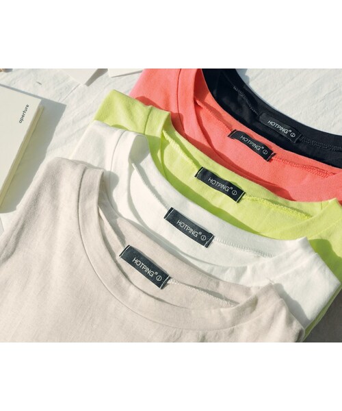 HOTPING(ホッピン)の「ルーズフィットコットンTシャツ(Tシャツ/カットソー・レディース・Oatmeal/Yellow/Red orange/White/Black・フリーサイズ/L-XL)」の2枚目の写真