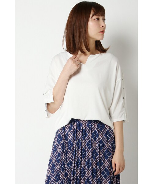 ikka(イッカ)の「袖ボタンプルオーバー(その他トップス・レディース・オフホワイト/ブラック/ベージュ・M/L)」の1枚目の写真