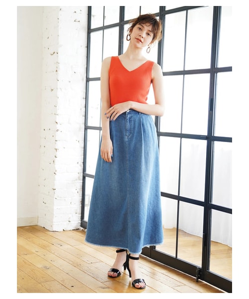 YECCA VECCA(イェッカヴェッカ)の「麻混カットオフロングフレアデニムスカート(スカート・インディゴ/ライトインディゴ・F)」の4枚目の写真