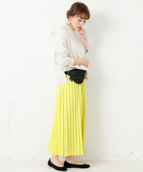 URBAN RESEARCH Sonny Label(アーバンリサーチサニーレーベル)の「プリーツロングスカート(スカート・レディース・オフ/ネイビー/イエロー・FREE)」の8枚目の写真