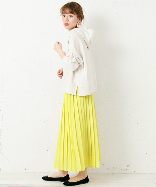 URBAN RESEARCH Sonny Label(アーバンリサーチサニーレーベル)の「プリーツロングスカート(スカート・レディース・オフ/ネイビー/イエロー・FREE)」の10枚目の写真