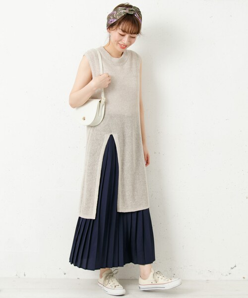 URBAN RESEARCH Sonny Label(アーバンリサーチサニーレーベル)の「プリーツロングスカート(スカート・レディース・オフ/ネイビー/イエロー・FREE)」の13枚目の写真