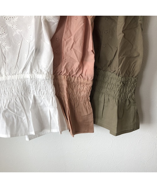 copine（コピン）の「大人可愛い！ウエストシャーリングパンチングレースブラウス(3color)【クリックポスト対象商品】（シャツ/ブラウス・レディース・その他）」の14枚目の写真