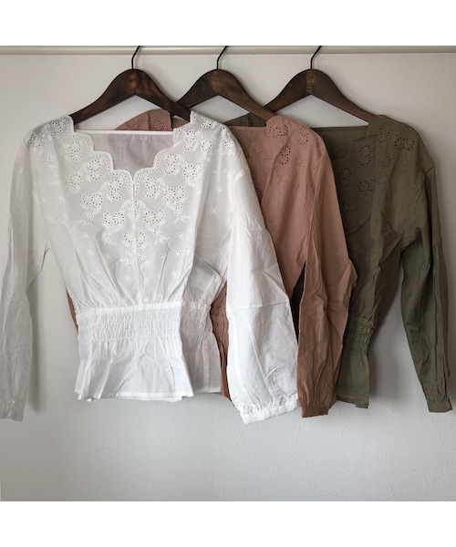 copine（コピン）の「大人可愛い！ウエストシャーリングパンチングレースブラウス(3color)【クリックポスト対象商品】（シャツ/ブラウス・レディース・その他）」の12枚目の写真
