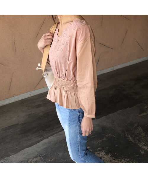 copine（コピン）の「大人可愛い！ウエストシャーリングパンチングレースブラウス(3color)【クリックポスト対象商品】（シャツ/ブラウス・レディース・その他）」の4枚目の写真