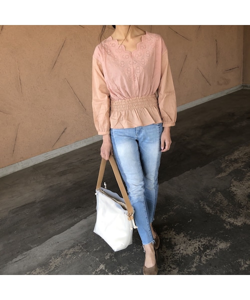 copine（コピン）の「大人可愛い！ウエストシャーリングパンチングレースブラウス(3color)【クリックポスト対象商品】（シャツ/ブラウス・レディース・その他）」の3枚目の写真