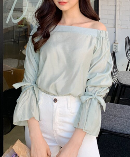 DHOLIC（ディーホリック）の「オフショルダースリーブタイブラウス（シャツ/ブラウス・レディース・その他/グリーン・FREE）」の2枚目の写真