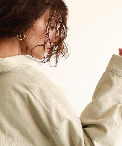 OZOC(オゾック)の「サマーコールビッグシルエットジャケット(ジャケット/アウター・レディース・カーキ(027)/ベージュ(052)・38(M)/40(L))」の8枚目の写真