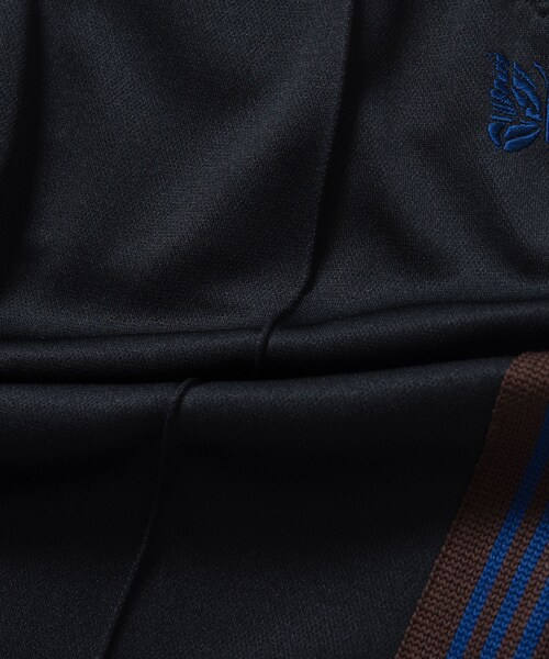 Needles（ニードルス）の「別注トラックパンツ（パンツ・メンズ・BLK/BRN・XS/S/M/MODEL:180cm SIZE:3）」の15枚目の写真