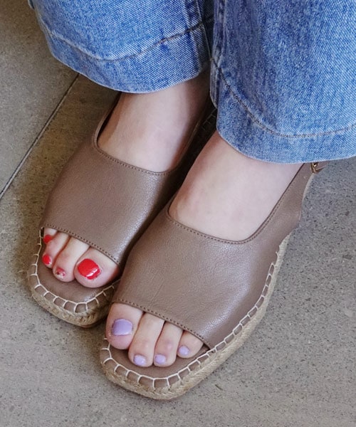 DHOLIC（ディーホリック）の「エスパドリーユソールサンダル（サンダル・レディース・ベージュ/ブラック/ブラウン/イエロー・230/235/240/245/250）」の3枚目の写真