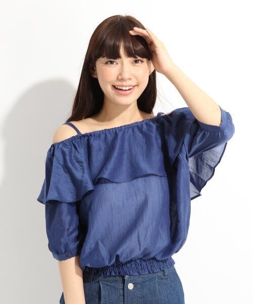 LOWRYS FARM（ローリーズファーム）の「Ｇベーシックオフショルショートスリーブ（トップス・レディース・オフ/アイボリー/ネイビー・Ｍ/Ｌ）」の3枚目の写真