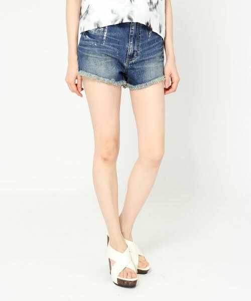 JEANASIS(ジーナシス)の「USEDデニムショートパンツ(パンツ・レディース・ブルー系その他/ブルー・S/M)」の3枚目の写真