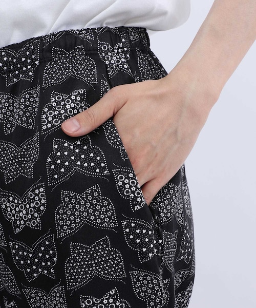 Needles 蝶模様パンツ Mサイズです♪ Needles（ニードルス）の「STUDIOUS別注蝶柄ショーツ（）」 - WEAR