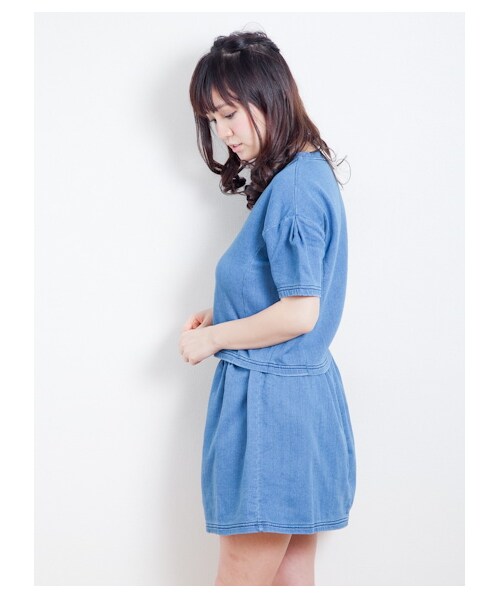 earth music&ecology（アースミュージックアンドエコロジー）の「カットデニムセットアップ（カットソー・レディース・インディゴ/ライトインディゴ・XS/L）」の4枚目の写真