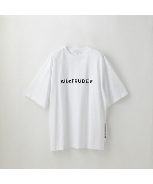 A(LeFRUDE)E(アレフルード)の「【A(LeFRUDE)E】MEN ロゴプリントTシャツ(Tシャツ/カットソー・メンズ・ホワイト・S/M/L)」の1枚目の写真