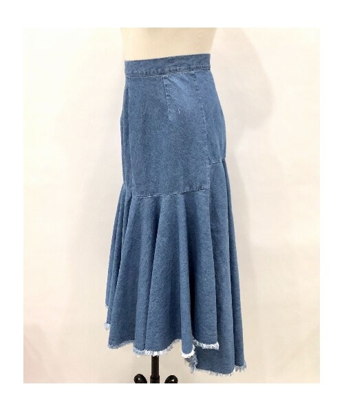 lilLilly（リルリリー）の「アシンメトリーヘムデニムロングスカート（スカート・レディース・WHITE/LT BLUE/BLUE・S/M）」の11枚目の写真