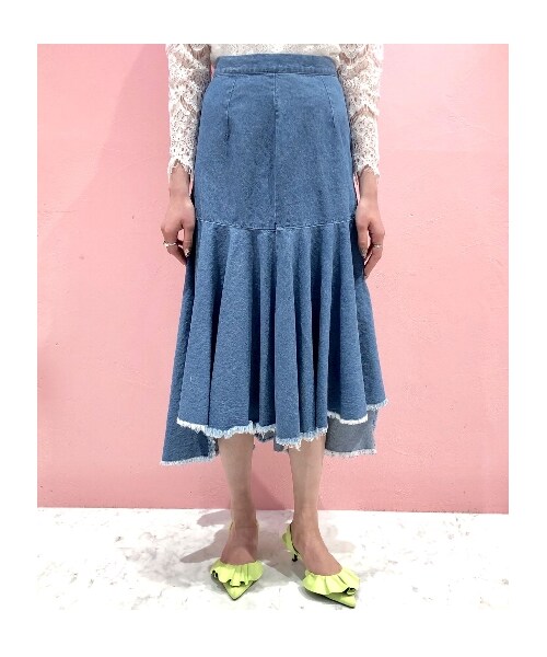 lilLilly（リルリリー）の「アシンメトリーヘムデニムロングスカート（スカート・レディース・WHITE/LT BLUE/BLUE・S/M）」の3枚目の写真