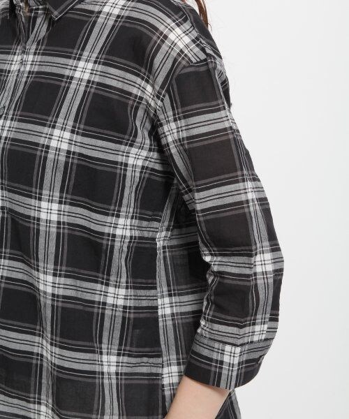 GLOBAL WORK（グローバルワーク）の「チェックカシュクールシャツ７分袖（トップス・レディース・ホワイト無地06/ブラックチェック09/レッドチェック38/グリーンチェック75/ブルー無地83/ネイビーチェック88・Ｓ/Ｍ/Ｌ）」の13枚目の写真
