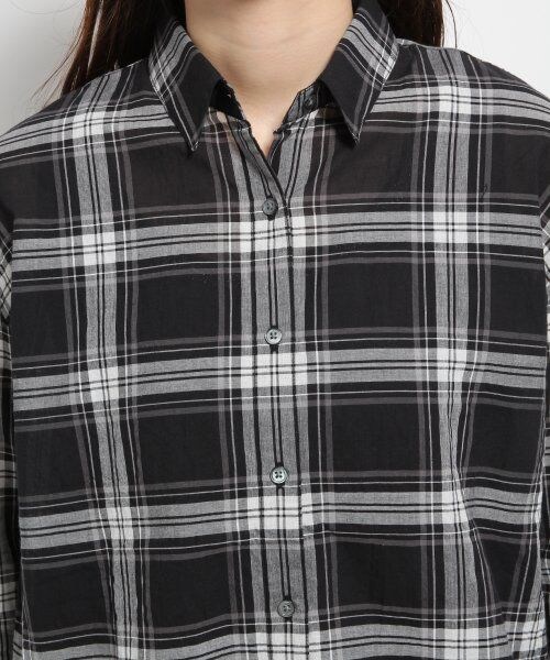 GLOBAL WORK（グローバルワーク）の「チェックカシュクールシャツ７分袖（トップス・レディース・ホワイト無地06/ブラックチェック09/レッドチェック38/グリーンチェック75/ブルー無地83/ネイビーチェック88・Ｓ/Ｍ/Ｌ）」の12枚目の写真