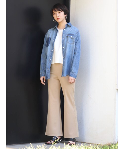 MURUA(ムルーア)の「スリムフレアパンツ(パンツ・ベージュ/ラベンダー・F)」の4枚目の写真