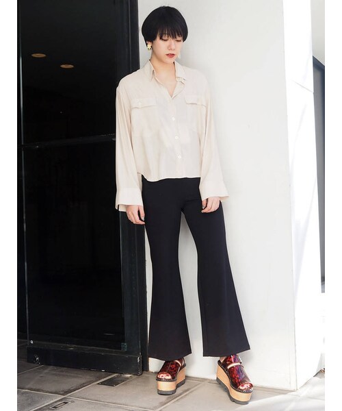 MURUA(ムルーア)の「スリムフレアパンツ(パンツ・ベージュ/ラベンダー・F)」の13枚目の写真