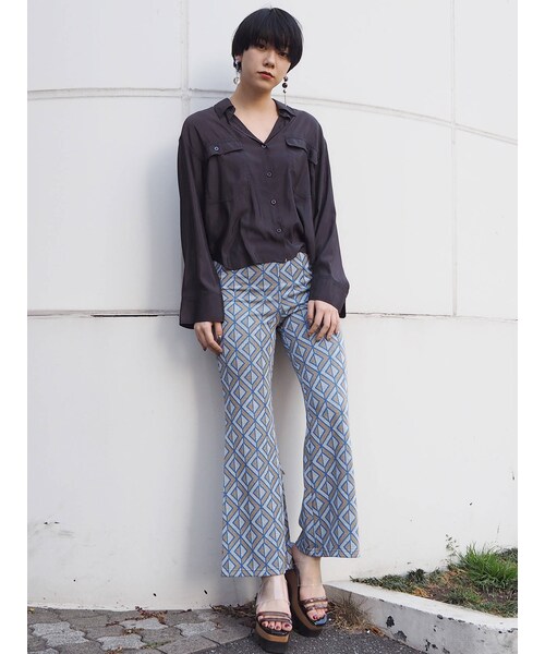 MURUA(ムルーア)の「スリムフレアパンツ(パンツ・ベージュ/ラベンダー・F)」の8枚目の写真