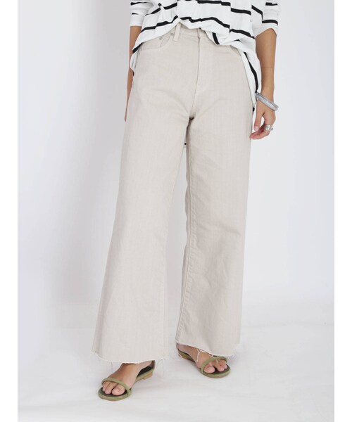 Ungrid（アングリッド）の「カットオフカラーワイドデニム（デニムパンツ・アイボリー/ベージュ・25ｲﾝﾁ/24ｲﾝﾁ/26ｲﾝﾁ）」の3枚目の写真
