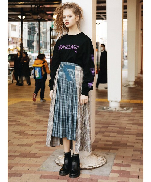 jouetie（ジュエティ）の「プリーツアシメスカート（スカート・グレー/ブルー/ブラウン・M）」の5枚目の写真
