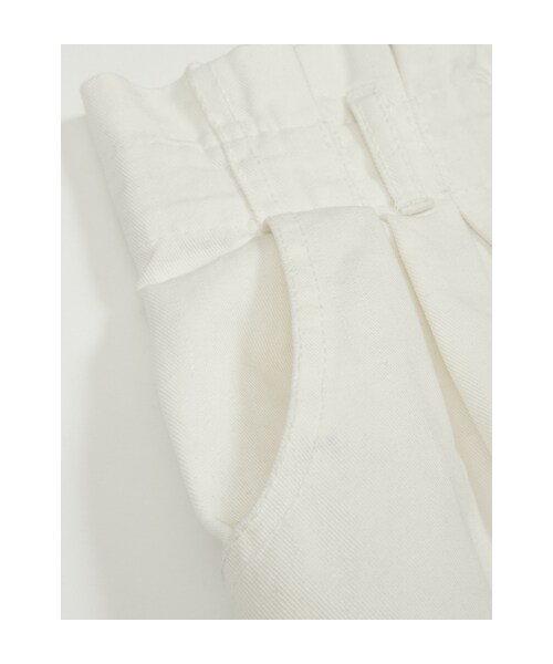 w closet(ダブルクローゼット)の「7ozスラブ入りホワイトデニムタック入りコクーンスカート(パンツ・レディース・ホワイト・FREE)」の4枚目の写真