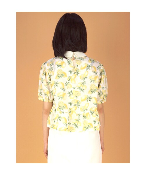 w closet（ダブルクローゼット）の「レモン柄ぺプラムプルオーバー（トップス・レディース・オフホワイト/ネイビー・FREE）」の5枚目の写真