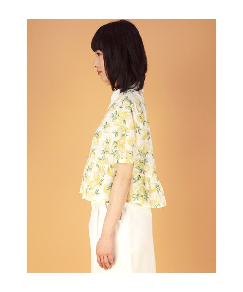 w closet（ダブルクローゼット）の「レモン柄ぺプラムプルオーバー（トップス・レディース・オフホワイト/ネイビー・FREE）」の4枚目の写真