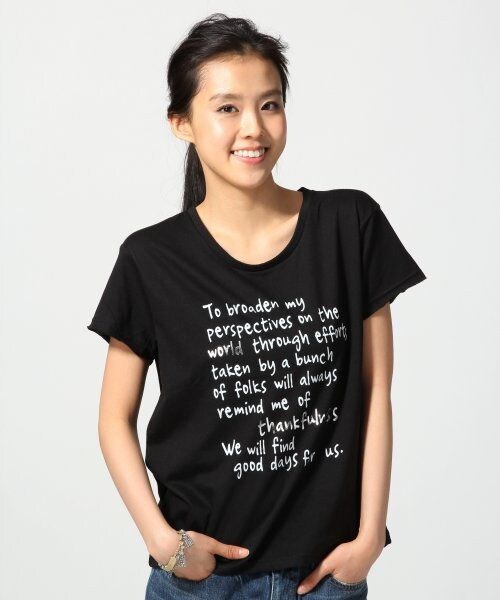 GLOBAL WORK（グローバルワーク）の「プリントT半袖（トップス・レディース・ホワイト(ゴールド)02/ホワイト(ロゴ)05/ホワイト(ビーチ)06/ブラック09/グレー12・Ｓ/Ｍ/Ｌ）」の4枚目の写真