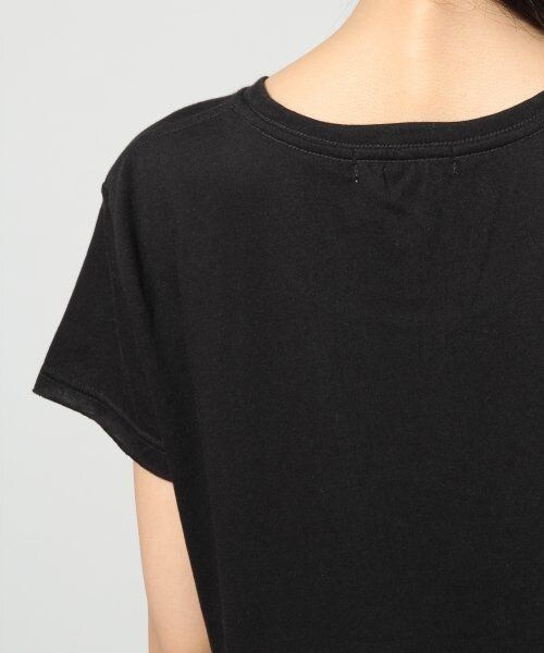 GLOBAL WORK（グローバルワーク）の「プリントT半袖（トップス・レディース・ホワイト(ゴールド)02/ホワイト(ロゴ)05/ホワイト(ビーチ)06/ブラック09/グレー12・Ｓ/Ｍ/Ｌ）」の14枚目の写真