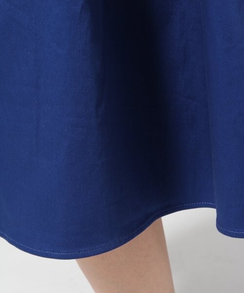 LEPSIM（レプシィム）の「コットンサテンミディロングスカート（スカート・レディース・オフ/レッド/ブルー/ネイビー・Ｍ/Ｌ）」の13枚目の写真