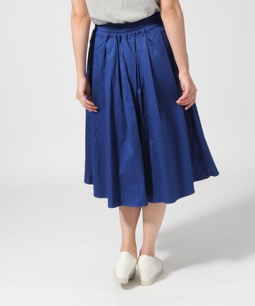 LEPSIM（レプシィム）の「コットンサテンミディロングスカート（スカート・レディース・オフ/レッド/ブルー/ネイビー・Ｍ/Ｌ）」の6枚目の写真