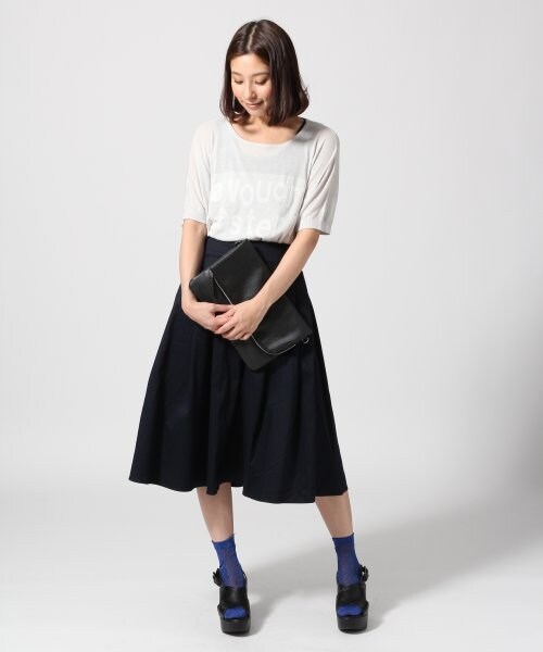 LEPSIM（レプシィム）の「コットンサテンミディロングスカート（スカート・レディース・オフ/レッド/ブルー/ネイビー・Ｍ/Ｌ）」の10枚目の写真