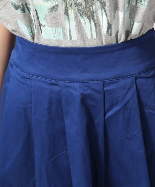 LEPSIM（レプシィム）の「コットンサテンミディロングスカート（スカート・レディース・オフ/レッド/ブルー/ネイビー・Ｍ/Ｌ）」の11枚目の写真